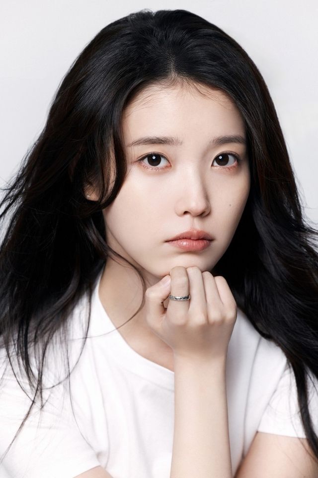 가수 겸 배우 아이유