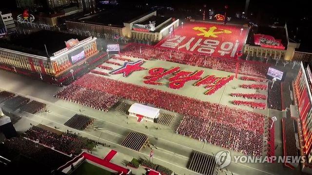 北, 하반기 열병식 하나…"미림비행장에 병력수송트럭 수십대"